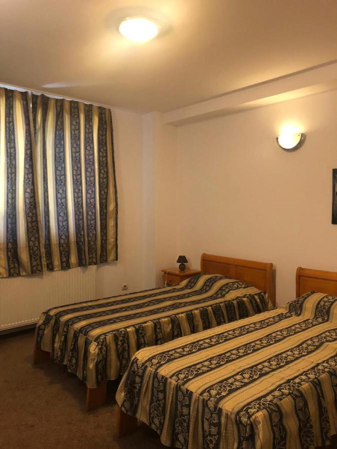 Pensiune Montana Curtea de Argeş Exterior foto