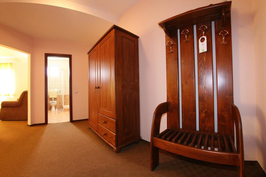 Pensiune Montana Curtea de Argeş Habitación foto