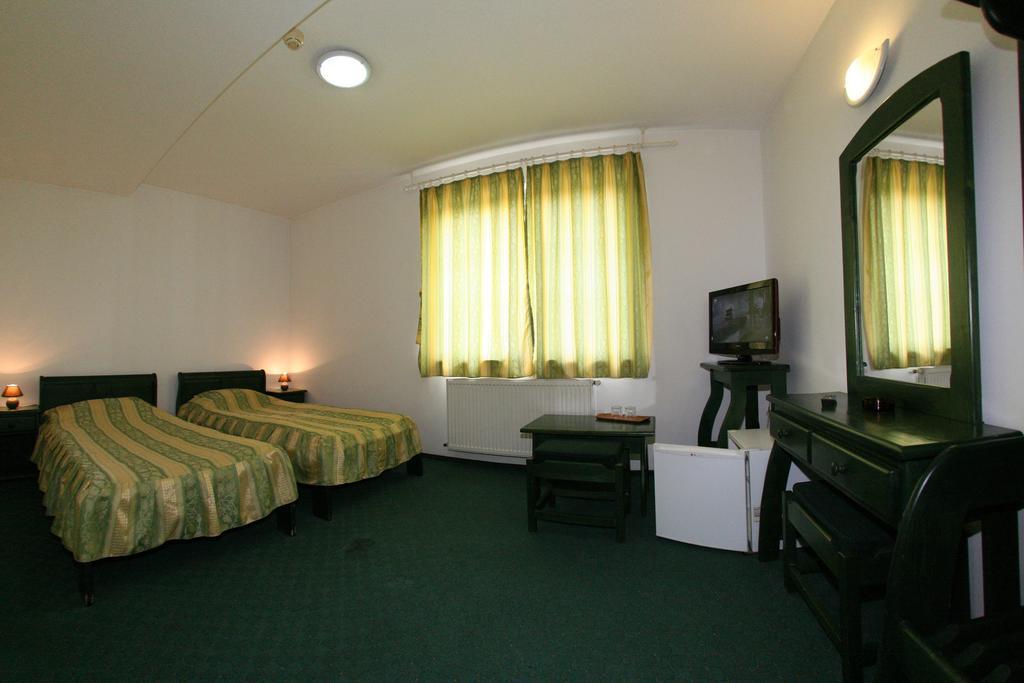 Pensiune Montana Curtea de Argeş Habitación foto